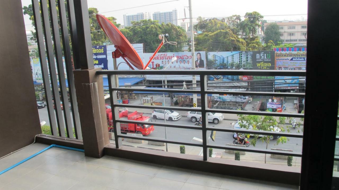 Homey-Don Mueang Airport Hostel Bangkok Exterior photo